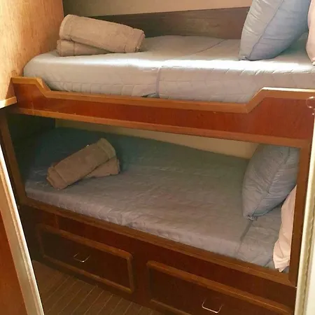 Hotel en barco Mariatxi 1