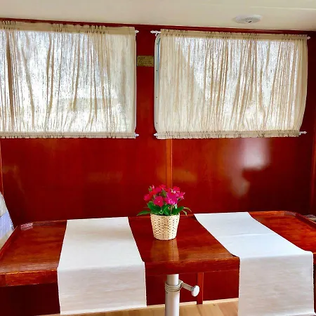 Hotel en barco Mariatxi 1
